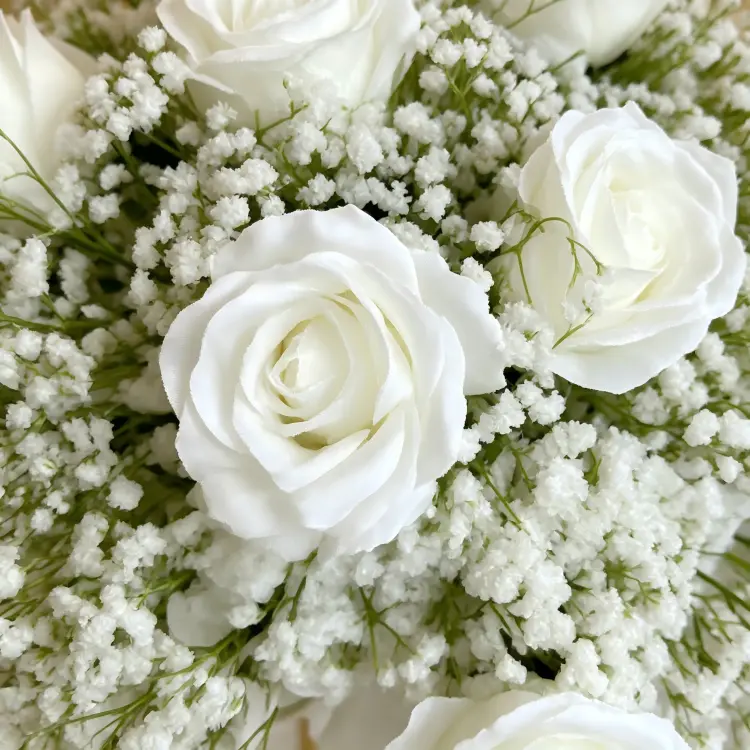 white-silk-rose-babys-breath-close-up