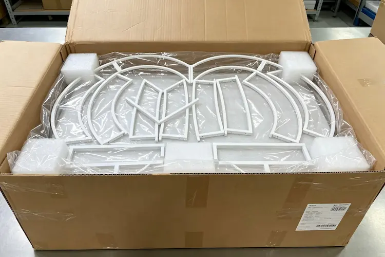 heart shaped metal arch packaging in carton for shipping